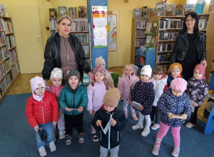 Pszczółki w bibliotece